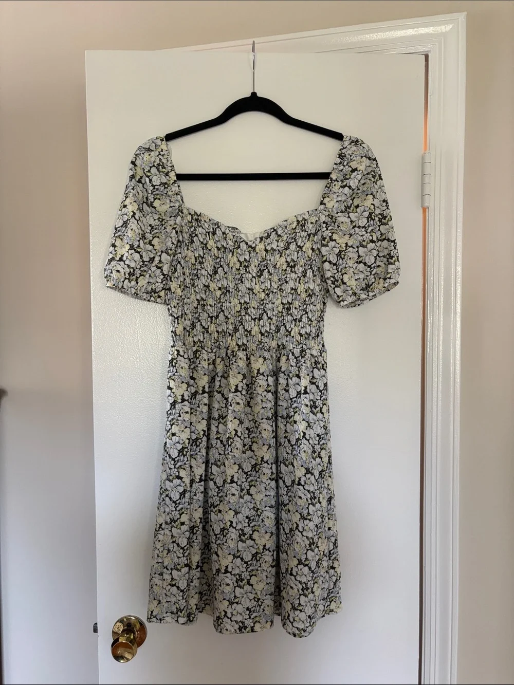 H&M Black & Cream Floral Puff-Sleeve Midi Dress